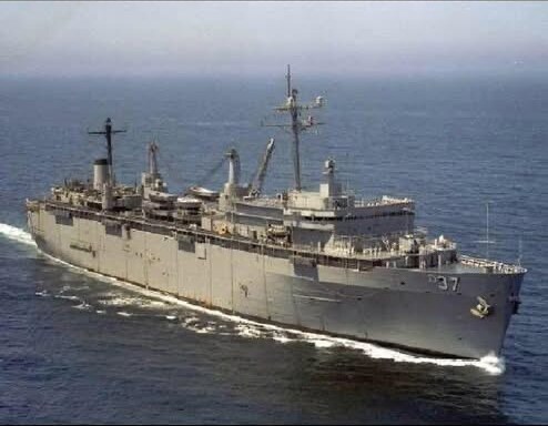 USS Samuel Gompers, hull number AD-37, underway at sea